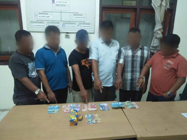 Enam pelaku judi qiu-qiu yang diringkus Polsek Pangkalan Lesung/elpi Enam pelaku judi qiu-qiu yang diringkus Polsek Pangkalan Lesung/elpi