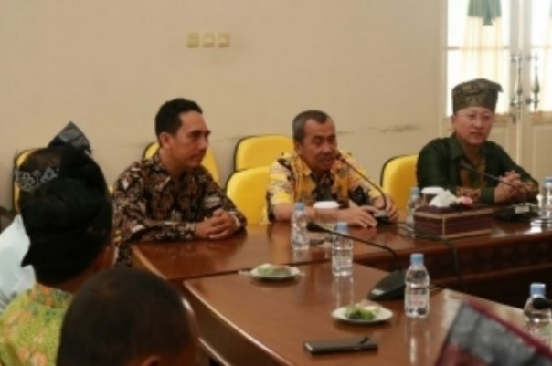 Bupati Siak H Syamsuar memberikan keterangan usai menyaksikan penandatanganan MoU/elpi Bupati Siak H Syamsuar memberikan keterangan usai menyaksikan penandatanganan MoU/elpi