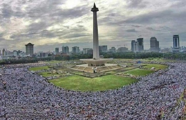 Gerakan 212 2016. Sumber gambar: internet Gerakan 212 2016. Sumber gambar: internet