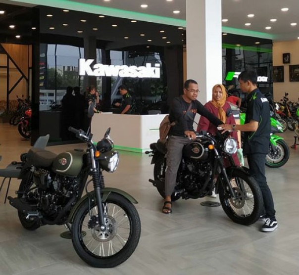 Showroom terbesar Kawasaki /elpi Showroom terbesar Kawasaki /elpi