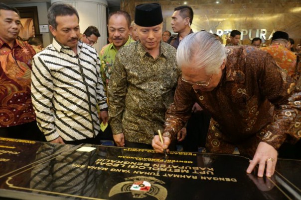 Mendag meresmikan UPT Metrologi Legal Bengkalis/hari/elpi Mendag meresmikan UPT Metrologi Legal Bengkalis/hari/elpi