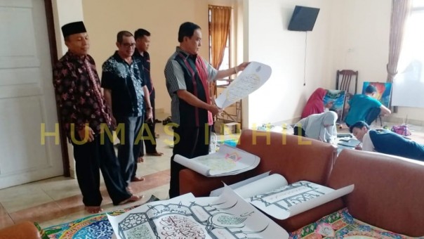 Bupati HM Wardan meninjau kesiapan Kafilah Inhil Cabang Khat/hms/elpi Bupati HM Wardan meninjau kesiapan Kafilah Inhil Cabang Khat/hms/elpi
