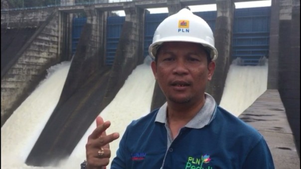 Manajemen PLTA Koto Panjang kembali memutuskan untuk menambah tinggu bukaan pintu pelimpah/int Manajemen PLTA Koto Panjang kembali memutuskan untuk menambah tinggu bukaan pintu pelimpah/int