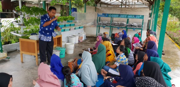 Koordinator Regional CD RAPP, Gading Sahyoga menjelaskan mengenai cara menanam tanaman hidroponik/ist Koordinator Regional CD RAPP, Gading Sahyoga menjelaskan mengenai cara menanam tanaman hidroponik/ist