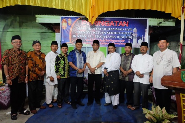 Kajari dan Wabup Inhil menghadiri peringatan Maulid Nabi Muhammad SAW yan ditaja IKJR Inhil/rgo/elpi Kajari dan Wabup Inhil menghadiri peringatan Maulid Nabi Muhammad SAW yan ditaja IKJR Inhil/rgo/elpi