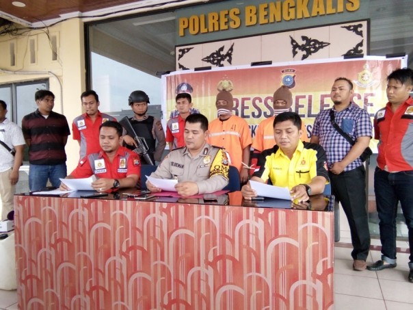 Kasatreskrim Polres Bengkalis AKP Andrie Setiawan memberikan keterangan kepada wartawan/hari/elpi Kasatreskrim Polres Bengkalis AKP Andrie Setiawan memberikan keterangan kepada wartawan/hari/elpi