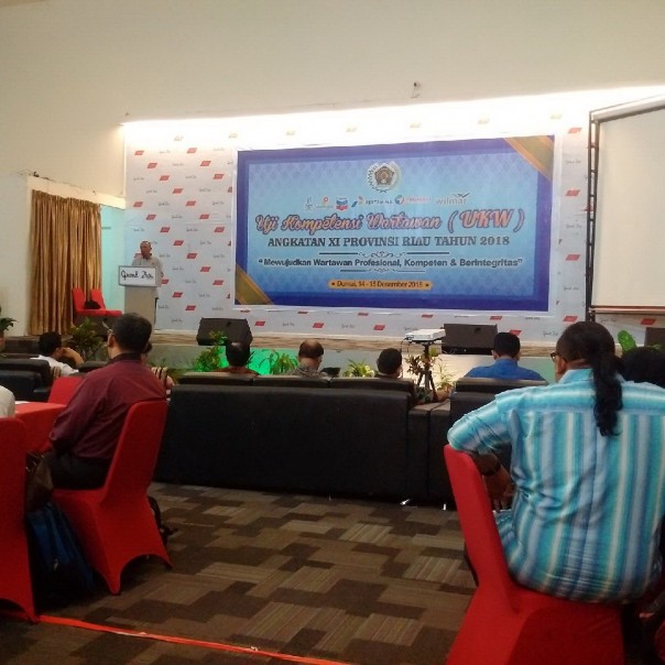 Ketua PWI Dumai Kambali menyampaikan sambutan/pno/elpi Ketua PWI Dumai Kambali menyampaikan sambutan/pno/elpi