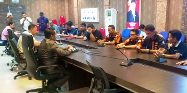 Pengusaha TV kabel.mengadu ke DPRD Meranti/mad/elpi Pengusaha TV kabel.mengadu ke DPRD Meranti/mad/elpi