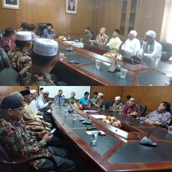 Bupati Rokan Hulu Sukiman saat menerima perwakilan masyarakat dari Kecamatan Kepenuhan /alfa Bupati Rokan Hulu Sukiman saat menerima perwakilan masyarakat dari Kecamatan Kepenuhan /alfa