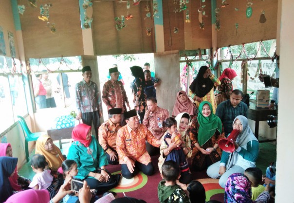 Bunda PAUD Rohil saat berkunjung ke sekolah PAUD di Rambah Hilir/alfa Bunda PAUD Rohil saat berkunjung ke sekolah PAUD di Rambah Hilir/alfa