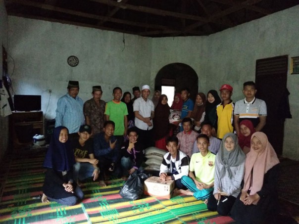 IMLAK UPP foto bersama usai penyerahan bantuan/alfa IMLAK UPP foto bersama usai penyerahan bantuan/alfa