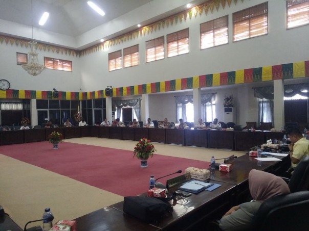 Komisi IV DPRD Rohul Gelar Haering dengan Pihak Perusahaan /alfa Komisi IV DPRD Rohul Gelar Haering dengan Pihak Perusahaan /alfa