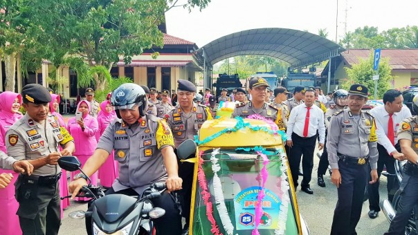 Kepolisian Resor Rokan Hulu mengelar upacara wisuda purna bakti 5 anggotanya/alfa