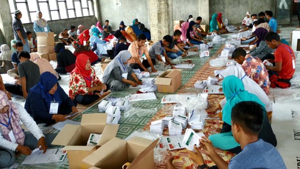 Pelipatan surat suara di Rokan Hulu/alfa Pelipatan surat suara di Rokan Hulu/alfa