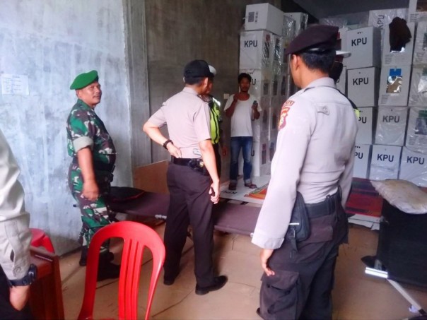Koramil 02 Rambah Kodim 0313/KPR bersama Polres Rohul dan Polsek Rambah melaksanakan Patroli bersama /alfa Koramil 02 Rambah Kodim 0313/KPR bersama Polres Rohul dan Polsek Rambah melaksanakan Patroli bersama /alfa