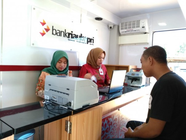 Bank Riau Kepri Kantor Cabang Pasir Pangaraian sudah membuka pelayanan penukaran uang baru/alfa Bank Riau Kepri Kantor Cabang Pasir Pangaraian sudah membuka pelayanan penukaran uang baru/alfa