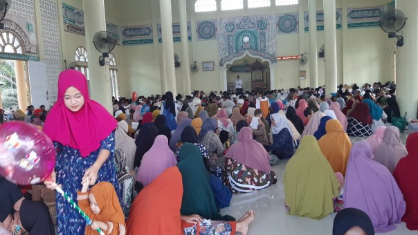 Ketua DPRD Kuansing Andi Putra hadiri undangan Doa Kuburan/R24 Ketua DPRD Kuansing Andi Putra hadiri undangan Doa Kuburan/R24