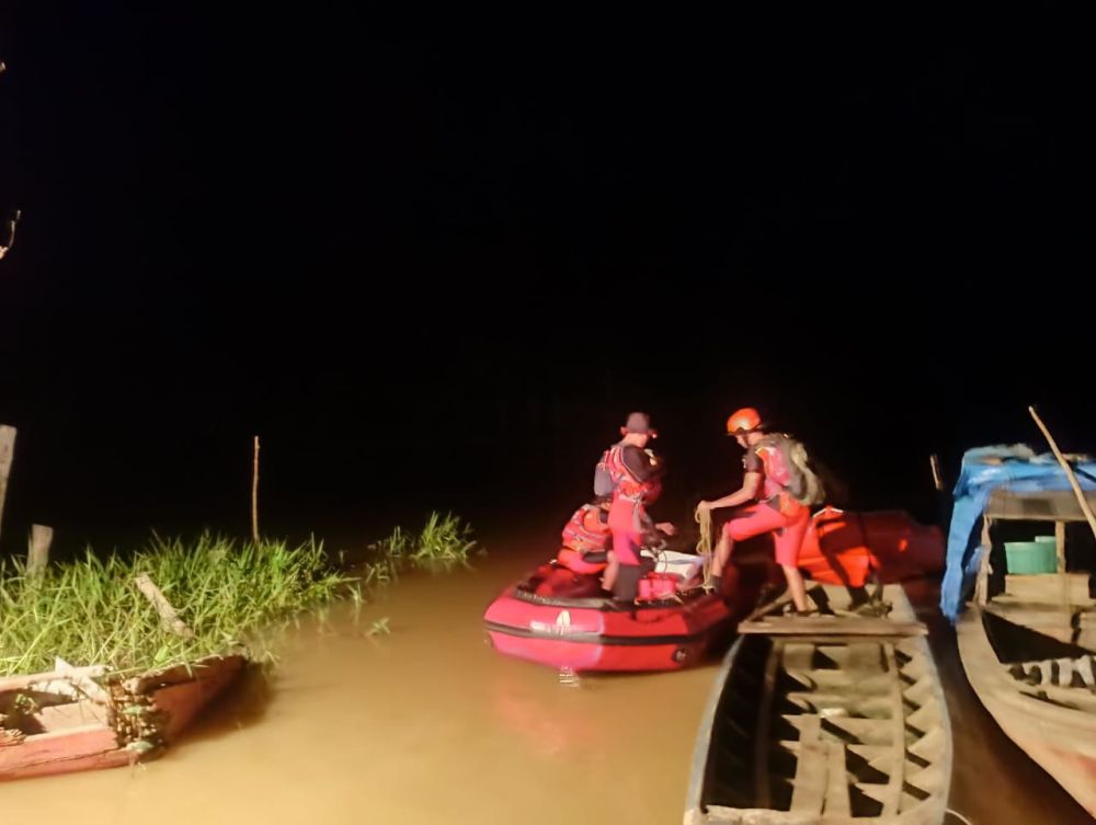 Pencarian warga yang hilang tenggelam di sungai Indragiri