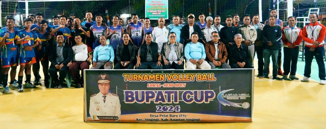 Suhardiman Amby Buka Turnamen Bola Voli Bupati Cup