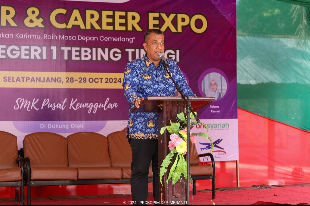 Pjs Bupati Meranti, Roni Rakhmat buka Job Fair di SMKN 1 Tebing Tinggi