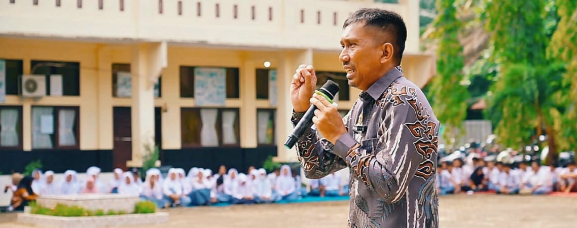 Pjs Bupati Kuansing, Sri Sadono di SMAN 1 Sentajo Raya