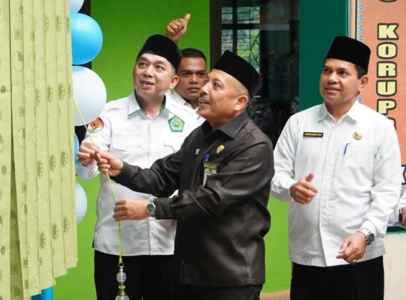 Peresmian sejumlah Madrasah di Kampar