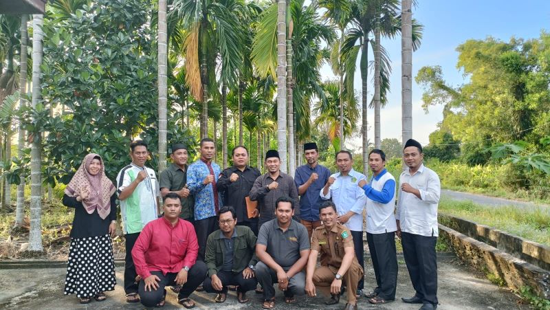 Ketua DMI Kabupaten Bengkalis Ustadz H Ali Ambar, Lc.M.Pd.I didampingi sekretaris DR. Khoiri S. Sy, MH, Bendahara Junaidi S. Sos menyampaikan bahwa untuk keberlangsungan visi, misi dan program kerja DMI, maka perlu dilaksanakan konsolidasi pada semua tingkatan kepengurusan.