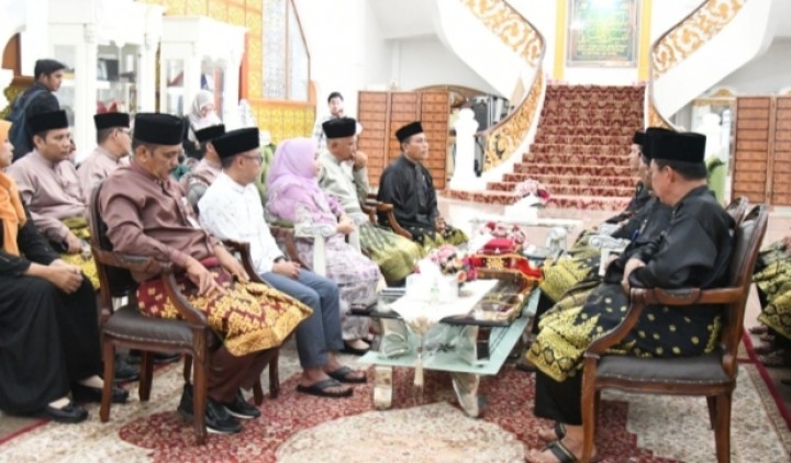 Bupati Kasmarni Sambut Baik Silaturahmi DPH LAMR Kabupaten Bengkalis.