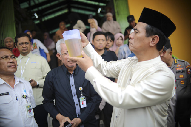 Mentan Amran saat temukan Minyakita disunat