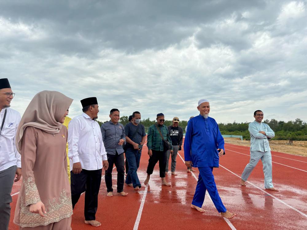 Wako Paisal tinjau pembangunan stadion Dumai