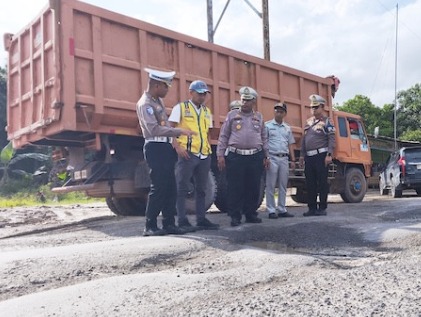 Titik rusak di jalan lintas timur