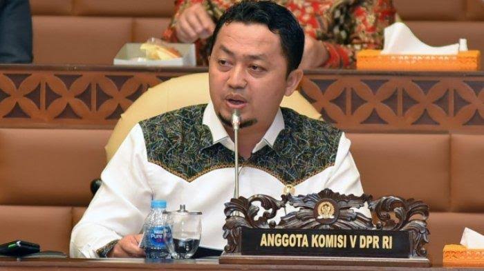 Anggota DPRD RI Dapil Riau, Dr Syahrul Aidi Maazat