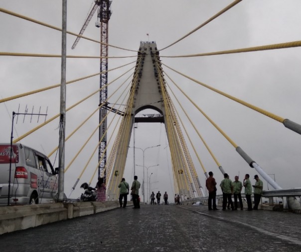 Jembatan Siak IV diresmikan dengan nama Sultan Abdul Jalil Alamuddin Syah. Foto: Surya/Riau1. 