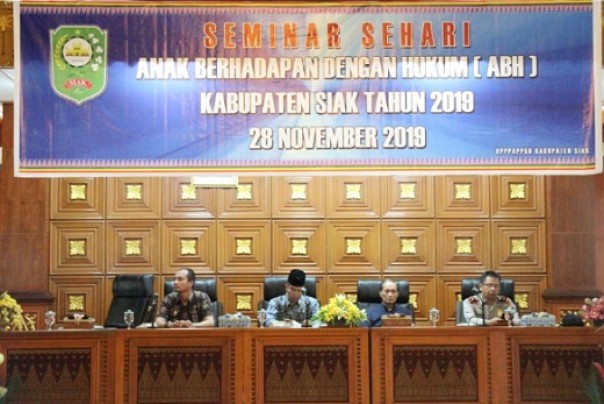 Seminar perlindungan anak di taja Pemkab Siak