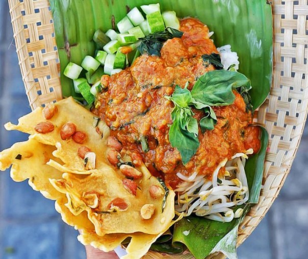 Nasi pecel khas Blitar (Foto: Istimewa/nusadaily.com)