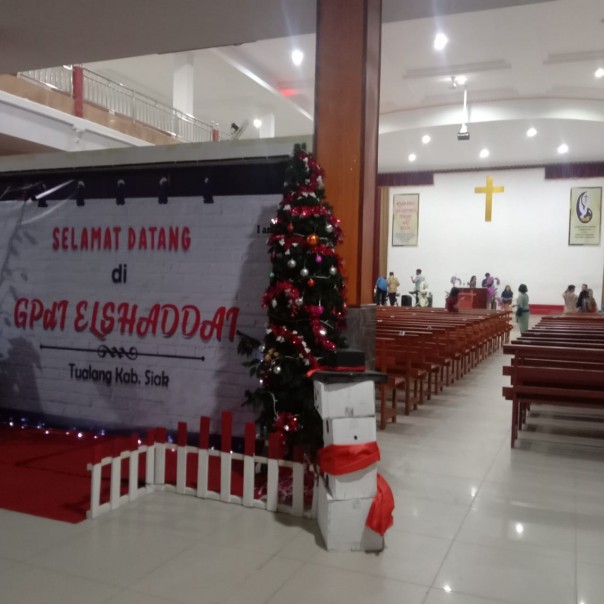 Patroli Skala Besar Pengamanan malam tahun baru di salah satu gereja di Kecamatan Tualang