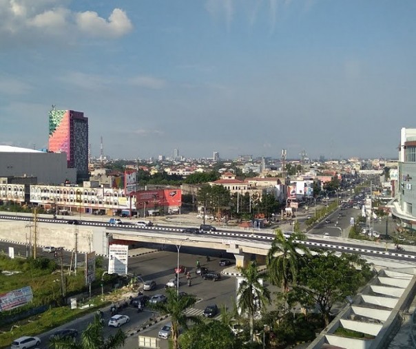 Lanskap Kota Pekanbaru di Simpang SKA. Pusat komersial difokuskan Pekanbaru di wilayah ini. 