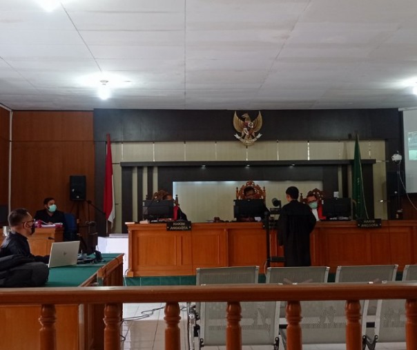 Sidang kasus suap PT Adimulia Agrolestari kepasa Bupati Kuansing nonaktif Andi Putra di Pengadilan Tipikor Pekanbaru, Rabu (16/3/2022). Foto: Surya/Riau1.