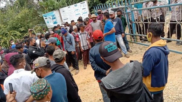Sebanyak 200 Orang Warga Desa Punti Kayu Inhu Demo PT Indri Plant, Tuntut Sekda Inhu Dicopot dan Hak 20 Persen dari HGU