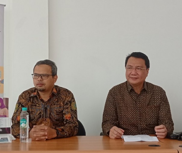 Direktur Sales and Marketing MyRepublic Iman Syahrizal (kanan) bersama Chief of Technology MyRepublic Hendra Gunawan. Foto: Surya/Riau1.