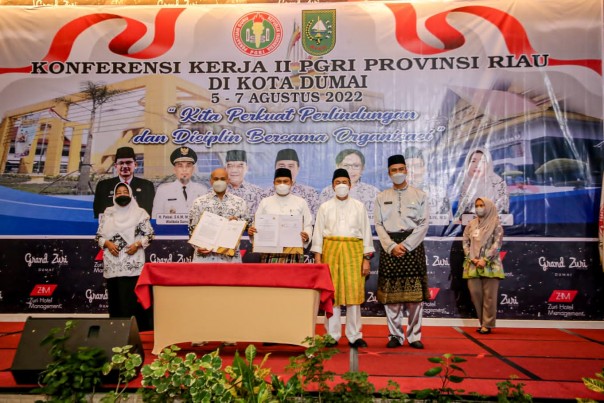 Pembukaan Konferker PGRI Riau