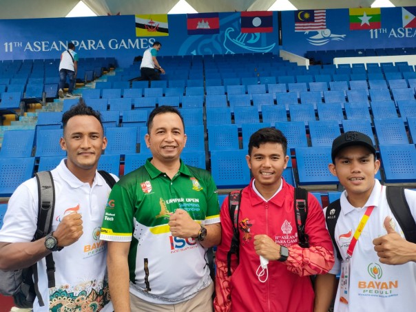 Atlet dan pelatih NPC Riau