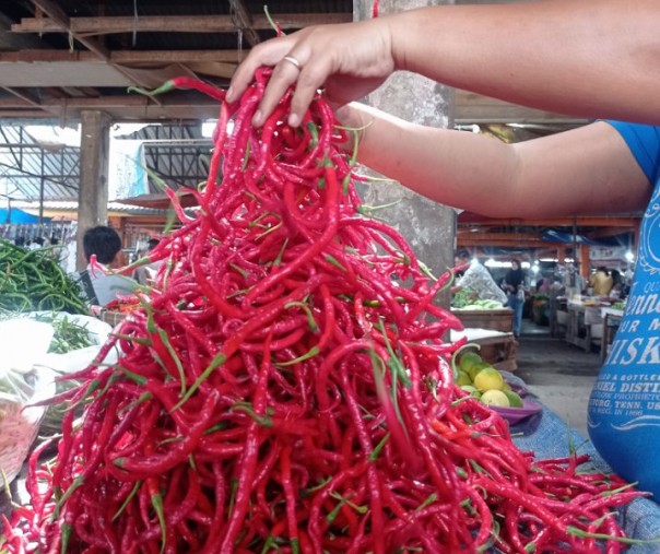 Dagangan cabai merah di Pasar Limapuluh. Foto: Surya/Riau1.